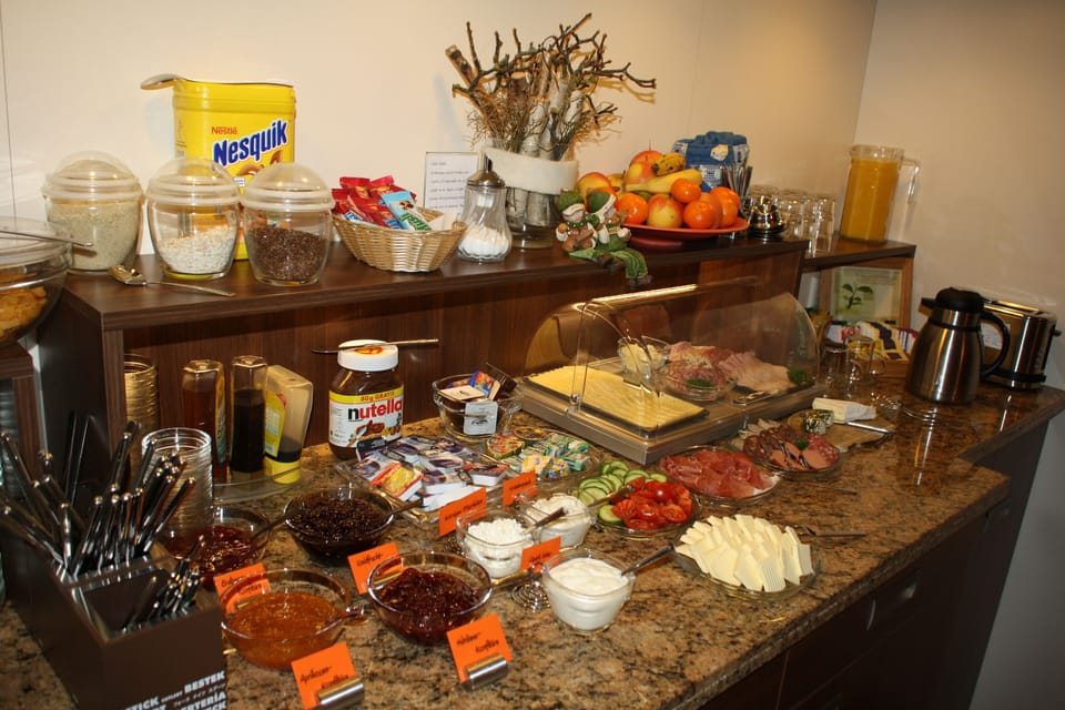 Daily buffet breakfast for a fee