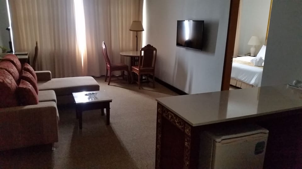 Deluxe Suite | Premium bedding, minibar, in-room safe, desk