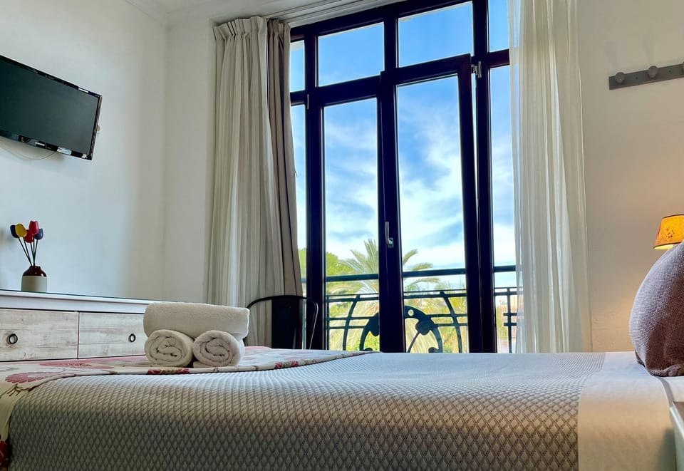 Double Room Single Use | 1 bedroom, individually decorated, individually furnished, desk