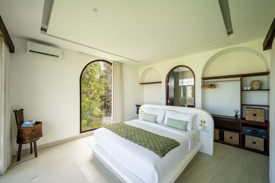 Deluxe Apartment, 1 Bedroom, Pool View | In-room safe, free WiFi