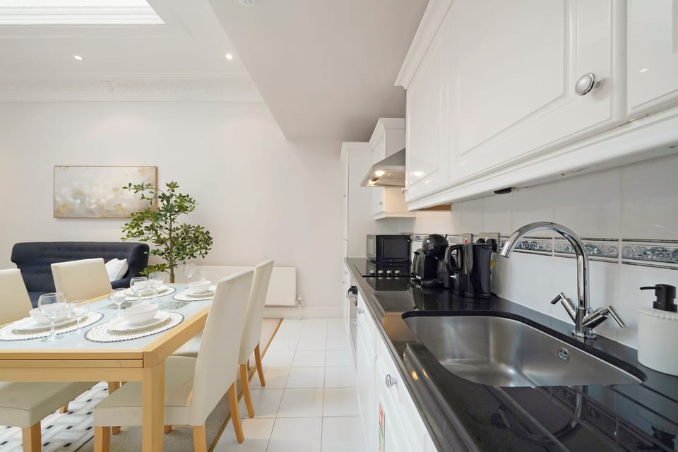 Apartment, Non Smoking | Private kitchen