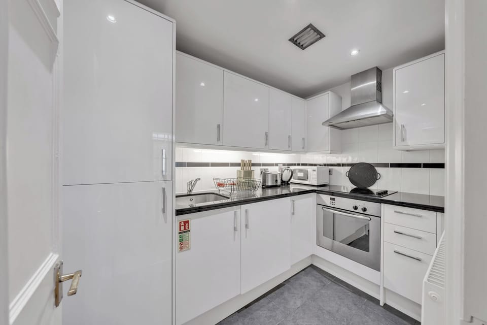 Basic Apartment, Non Smoking | Private kitchen