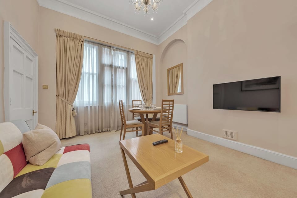 Basic Apartment, Non Smoking | Living area