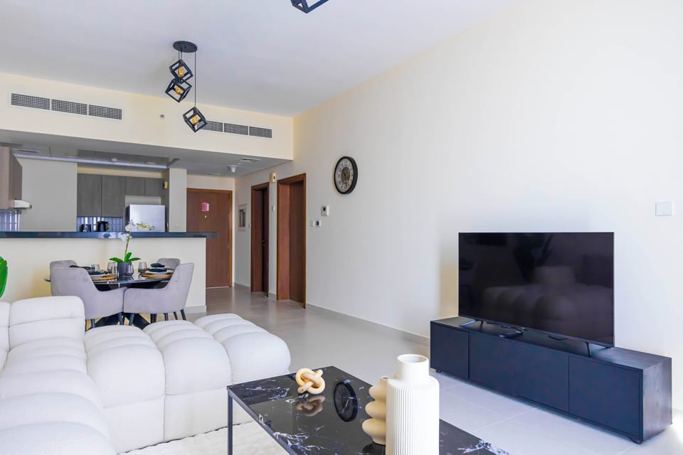 Apartment, Balcony, Partial Sea View | Living area
