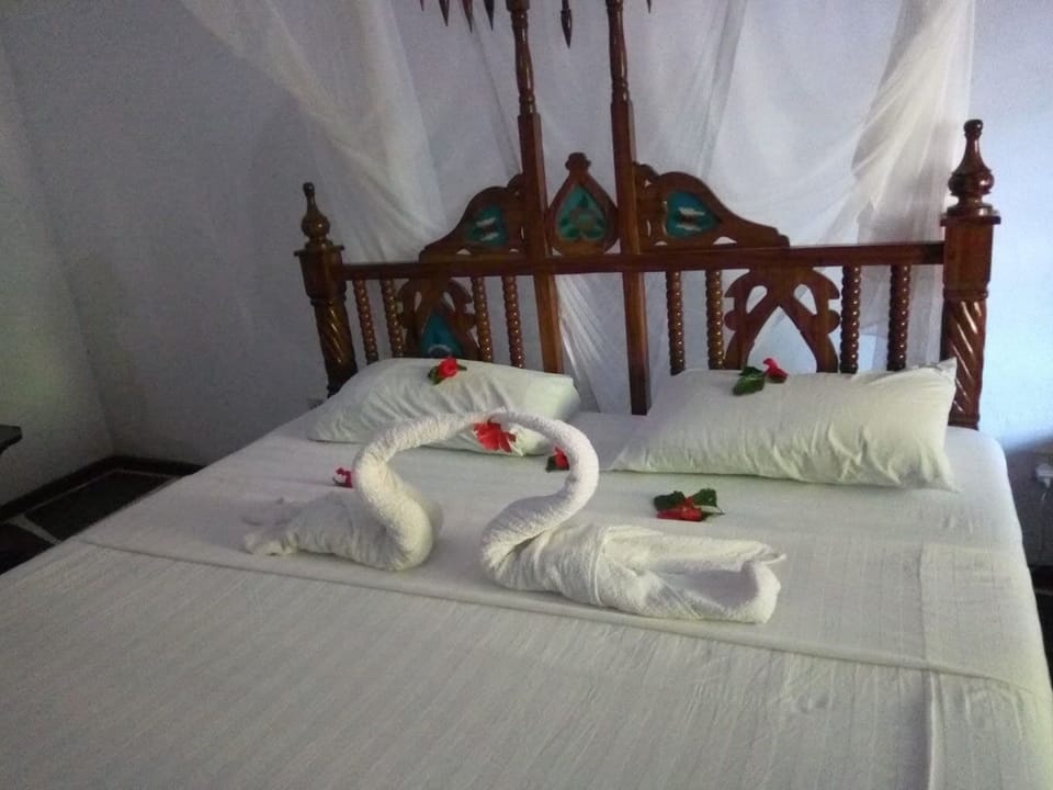 Deluxe Double Room, Garden View | Free WiFi, bed sheets