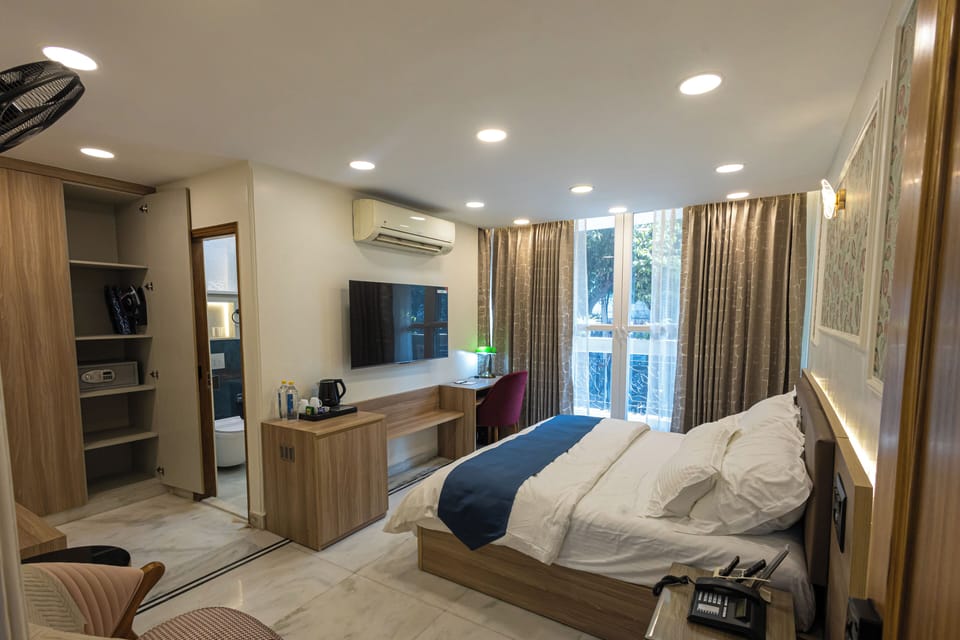 Deluxe Double Room | In-room safe, desk, free WiFi