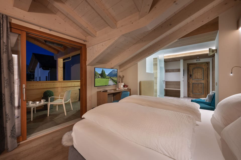 Deluxe Double or Twin Room, Balcony, Mountain View | Frette Italian sheets, premium bedding, down comforters, pillowtop beds
