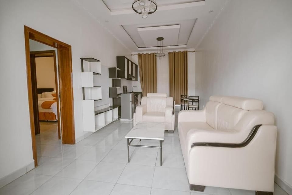 Deluxe Apartment, Balcony, Garden View | Living area