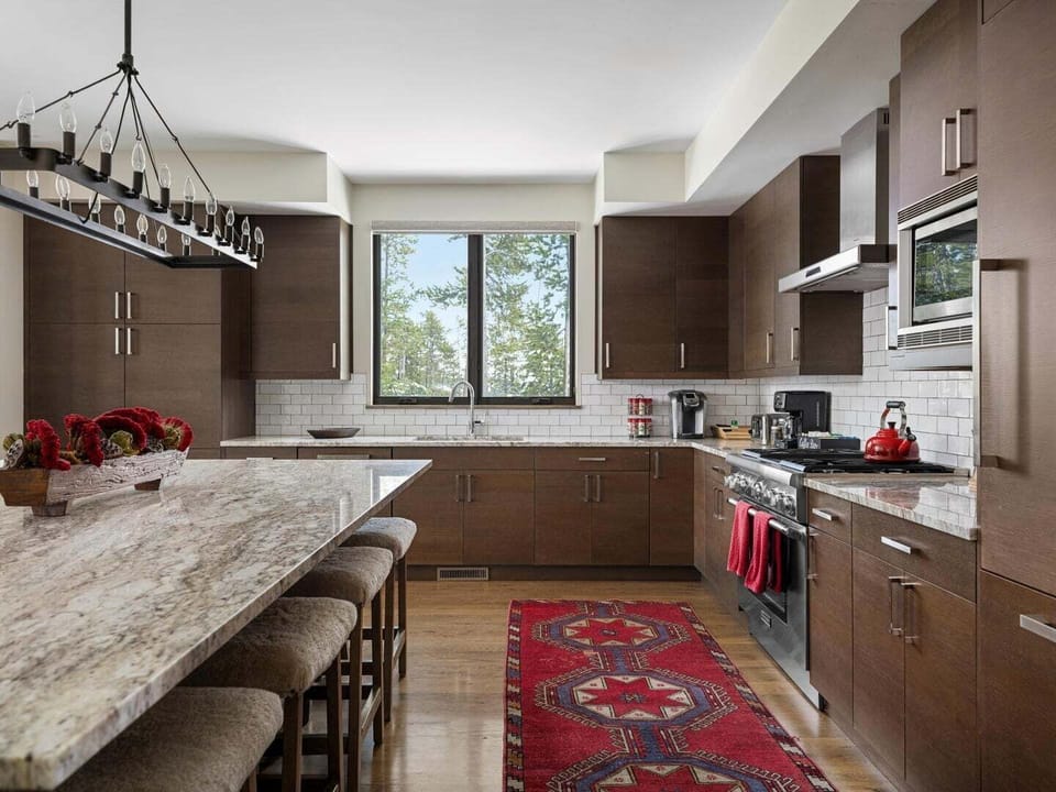 House, 6 Bedrooms | Private kitchen | Coffee/tea maker