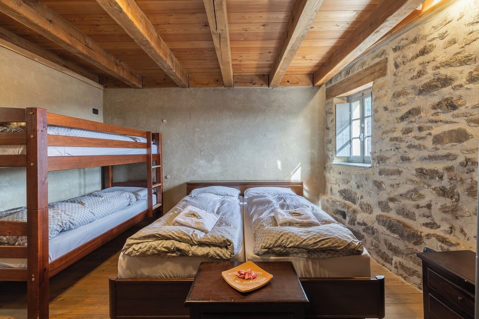 Standard Double Room, Private Bathroom, Valley View | Free WiFi, bed sheets
