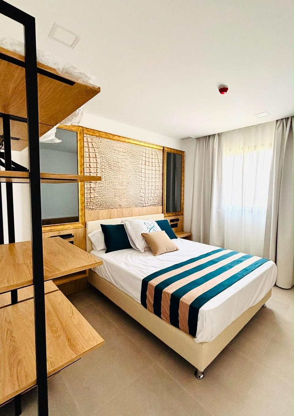 Deluxe Room, Balcony, Sea View | WiFi (free)