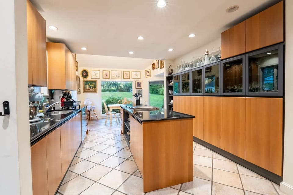 House | 5 bedrooms, Internet