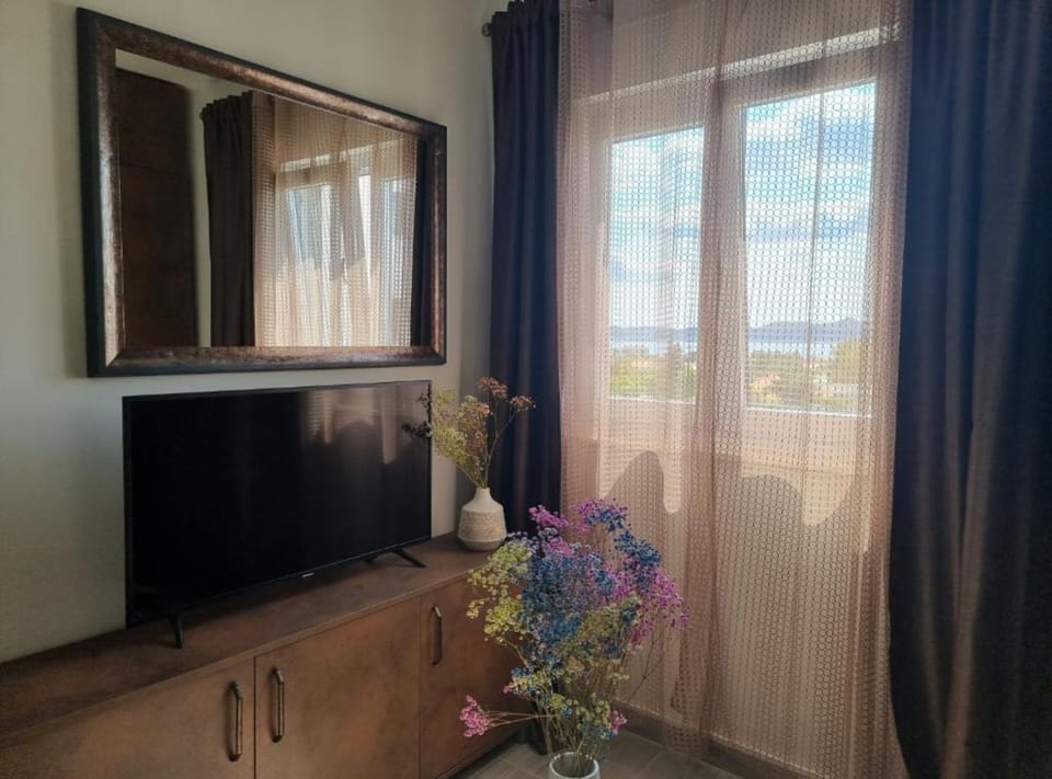 Studio (Studio Apartment with Loggia and SeaV) | Living room