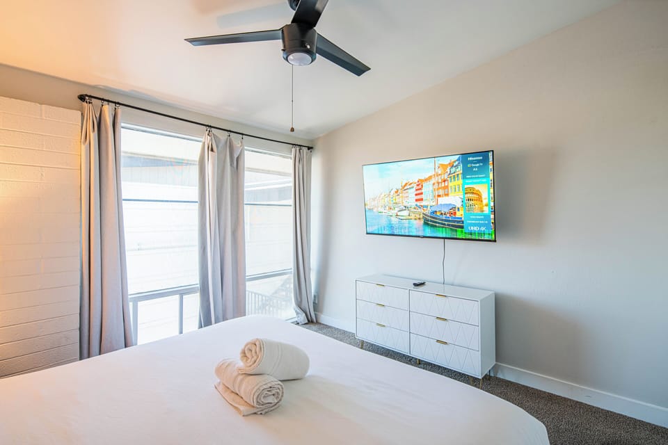 Double Room, Non Smoking | Desk, laptop workspace, iron/ironing board, free WiFi