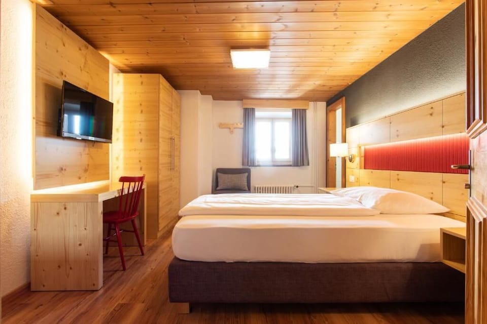 Standard Single Room, Courtyard View | In-room safe, blackout drapes, free WiFi