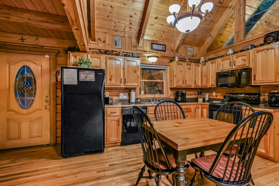 Cabin, 1 Bedroom | Private kitchen | Coffee/tea maker, fridge, oven, toaster