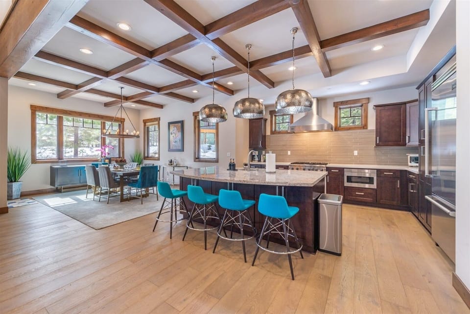 House, 4 Bedrooms | Private kitchen | Coffee/tea maker, fridge, oven, toaster