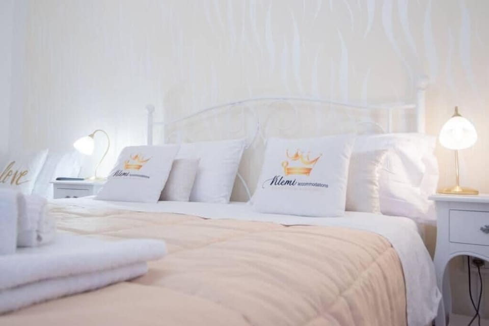 Deluxe Suite, Courtyard View | Free WiFi