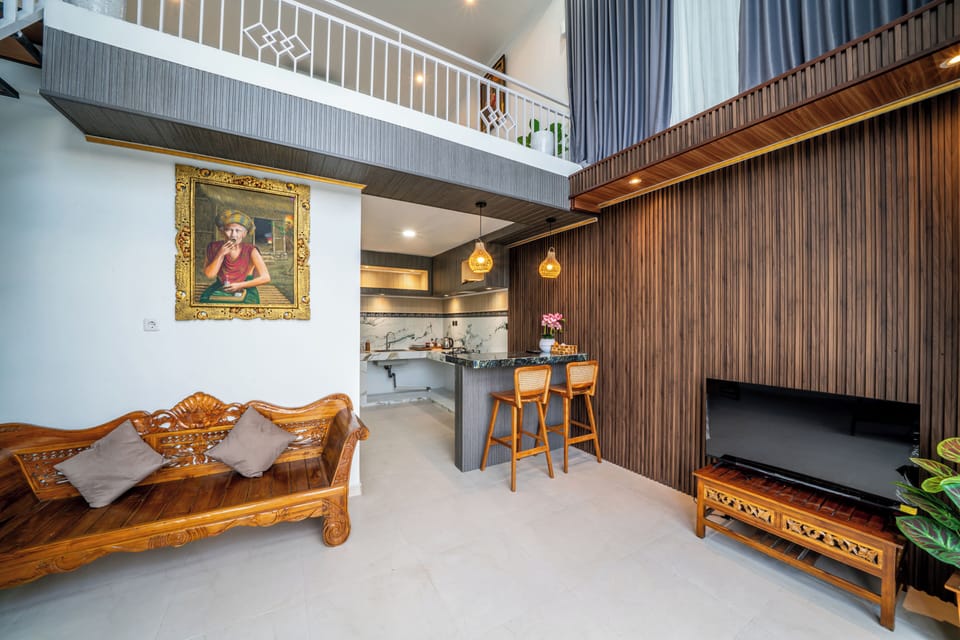 Executive Room | Desk