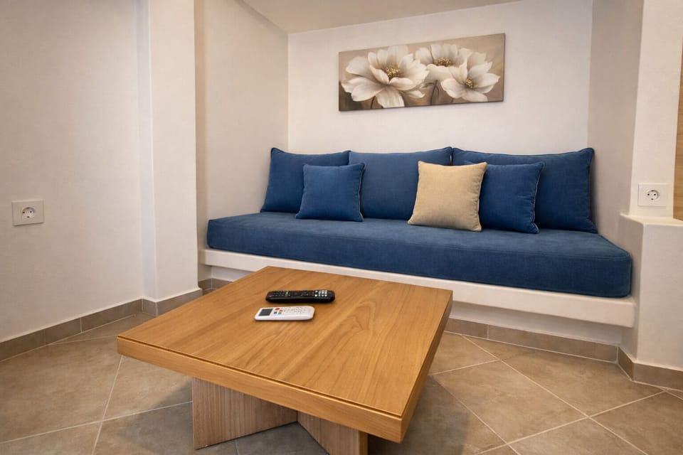 Triple Room, Balcony | Interior