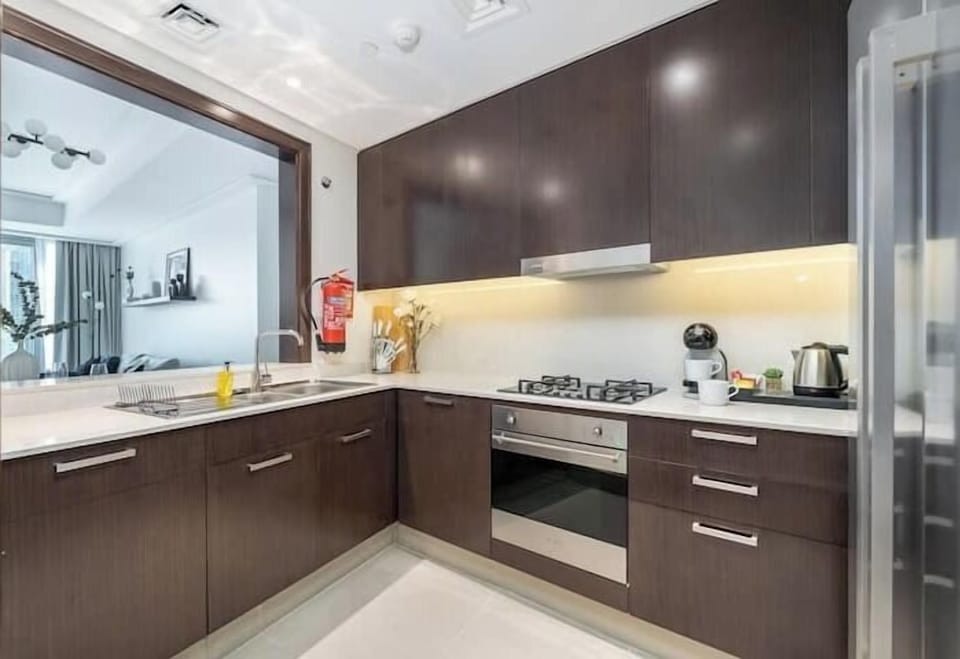 Luxury Apartment, Balcony, City View | Private kitchen | Full-size fridge, microwave, oven, stovetop