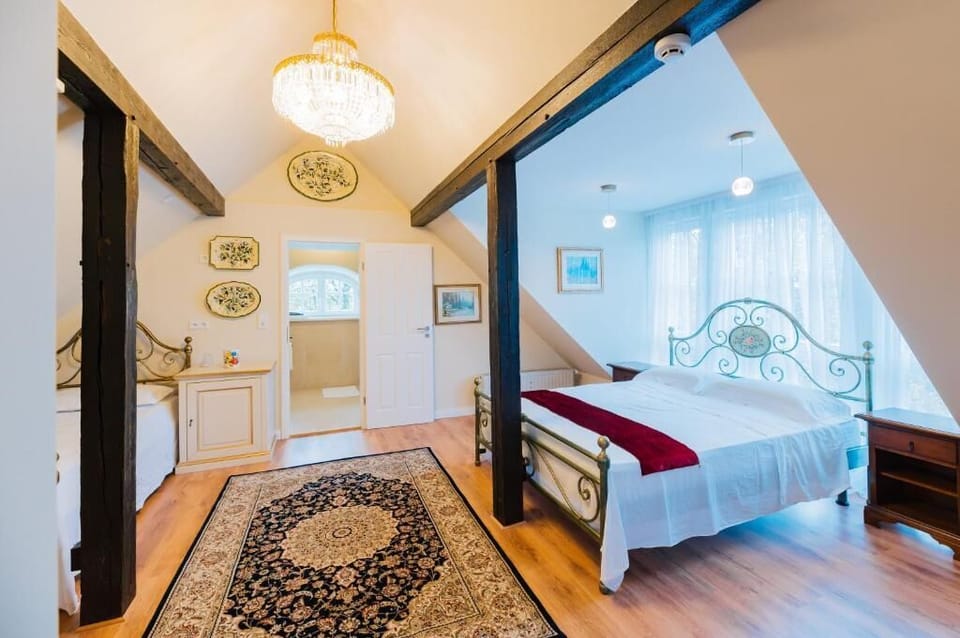 Triple Room, City View | Desk, laptop workspace, iron/ironing board (on request), WiFi (free)