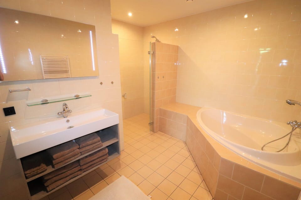 House | Bathroom