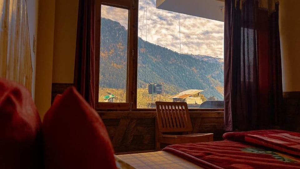 Deluxe Double or Twin Room | In-room safe, free WiFi