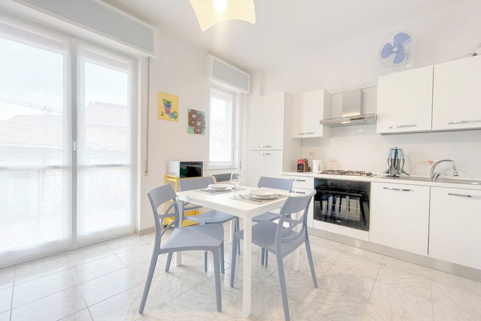 Standard Apartment, Multiple Bedrooms, Sea Facing (Verdi) | Private kitchen | Fridge, microwave, oven, stovetop