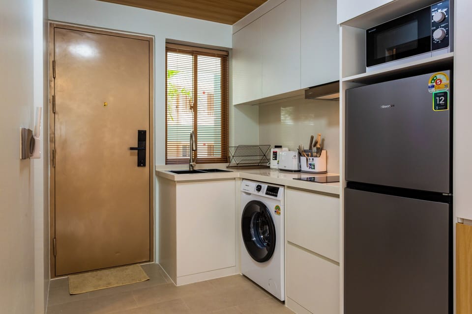 Condo, Balcony | Private kitchen