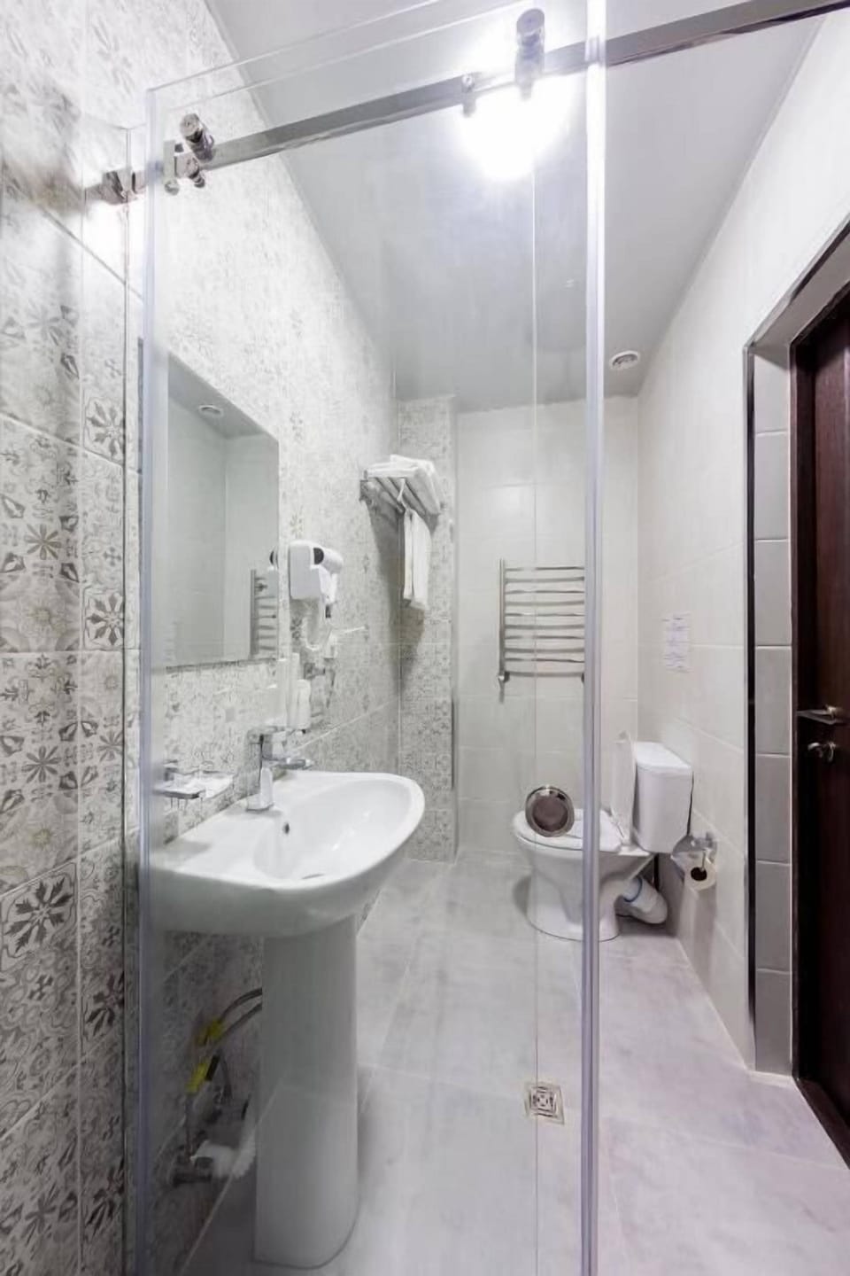 Standard Double Room | Bathroom
