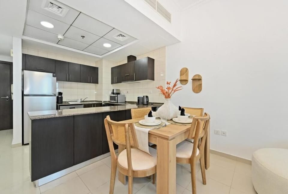 Apartment, Balcony, City View | Dining