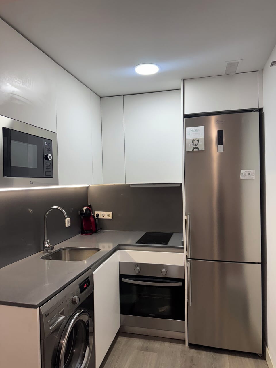 Basic Apartment, Balcony, Courtyard View | Private kitchen