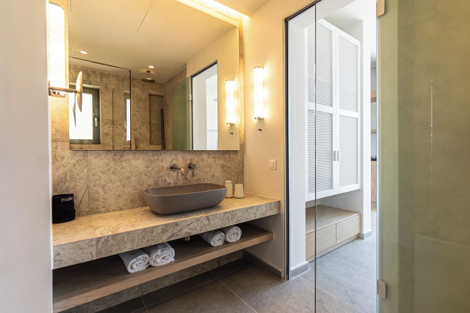 Junior Suite, Private Pool, Sea View | Bathroom