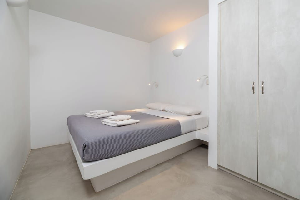 In-room safe, iron/ironing board, free WiFi