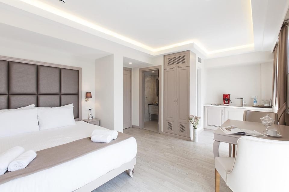 Premium bedding, minibar, in-room safe, desk