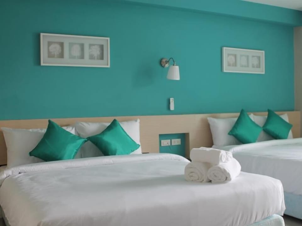 Deluxe Family Room | Desk, rollaway beds (surcharge), WiFi (free)