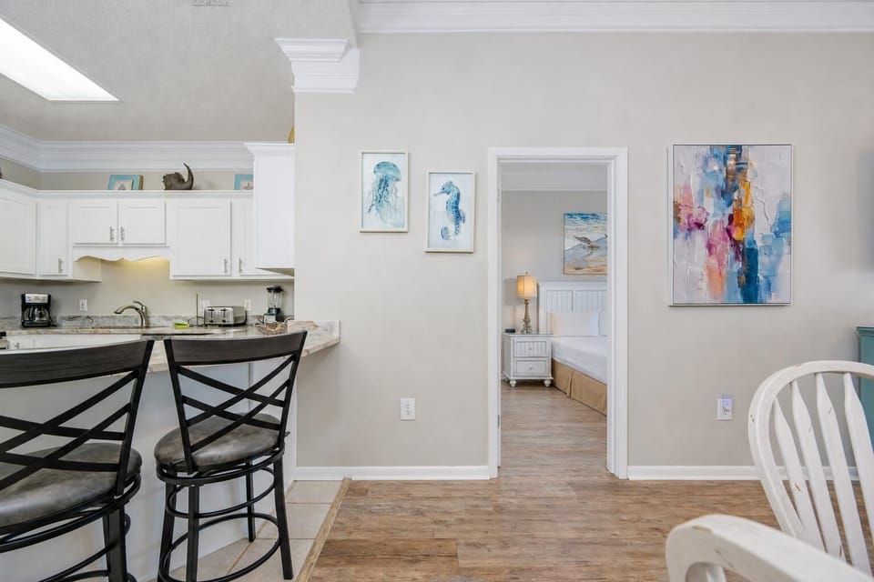 Condo, 2 Bedrooms | Interior