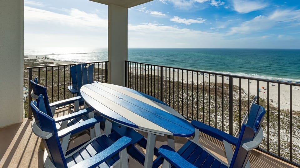 Condo, 2 Bedrooms | Property grounds
