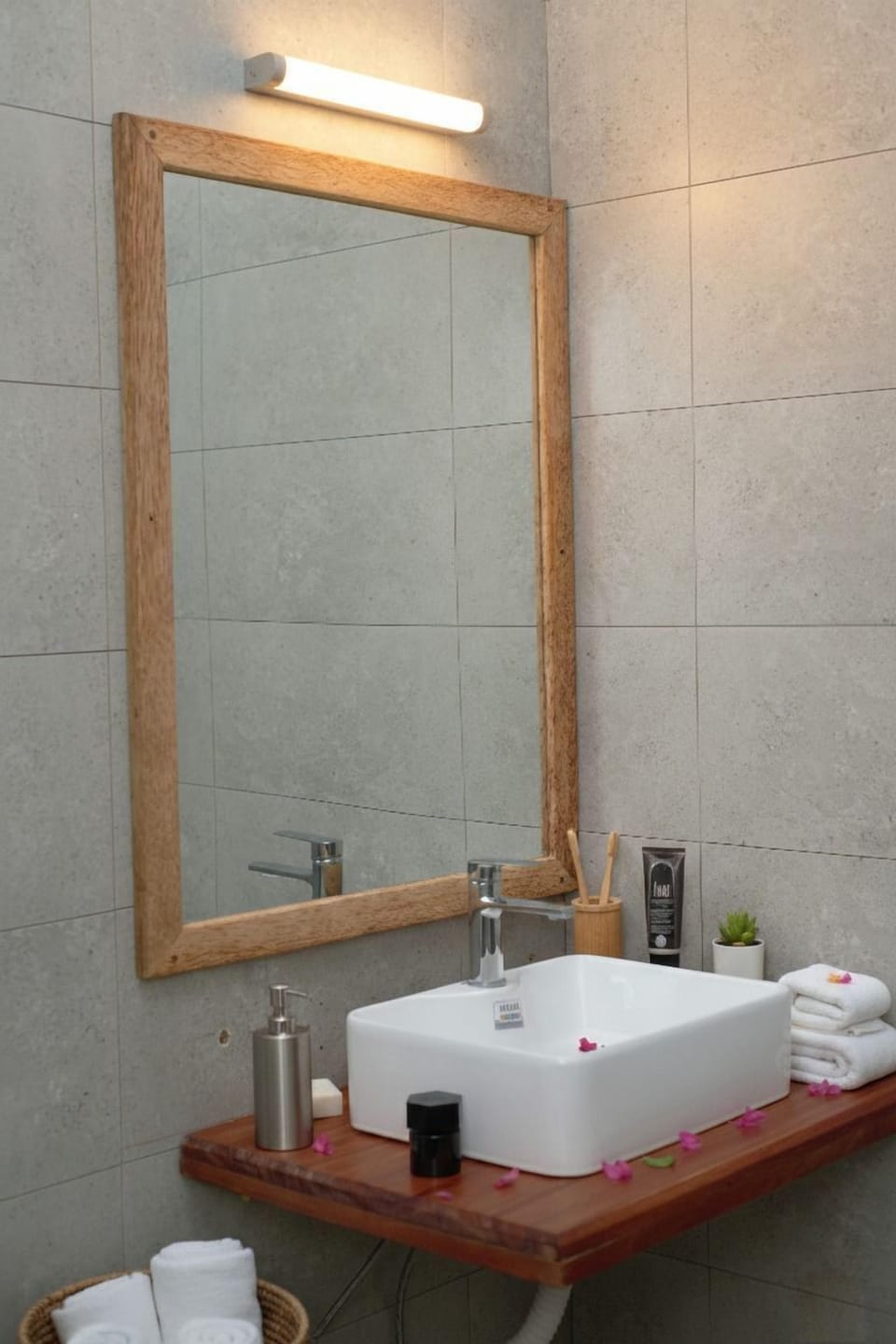 Shower, towels, soap, shampoo