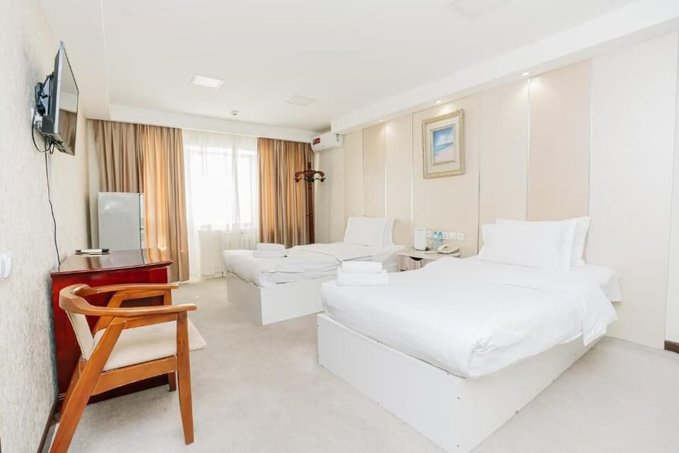 In-room safe, desk, laptop workspace, iron/ironing board (on request)