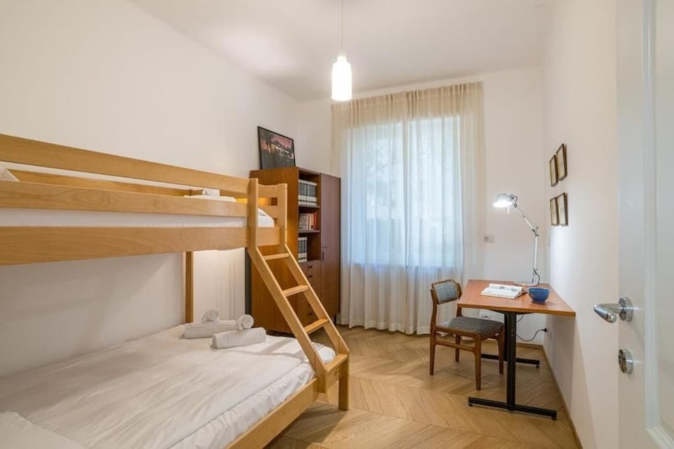 Iron/ironing board, free WiFi