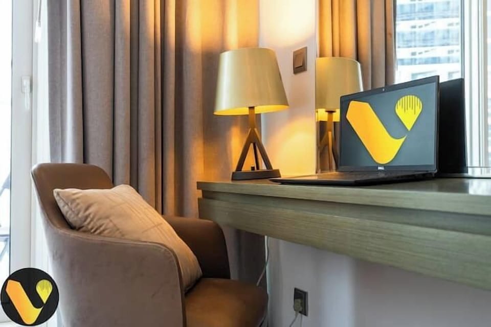 Luxury Studio, Balcony, Canal View | Egyptian cotton sheets, premium bedding, in-room safe