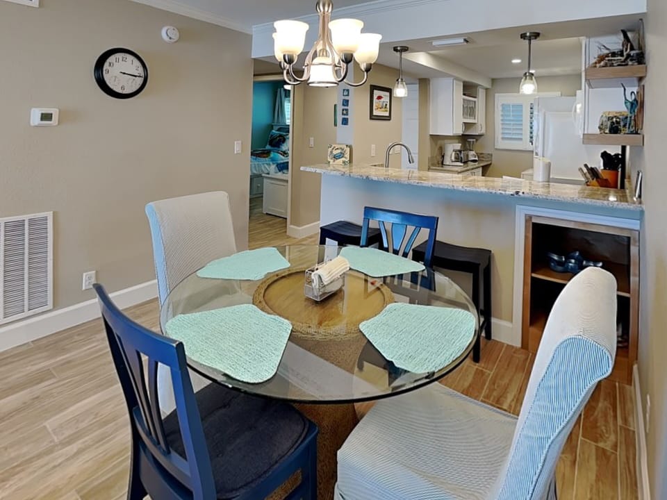 Condo (2 Bedrooms) | Property amenity