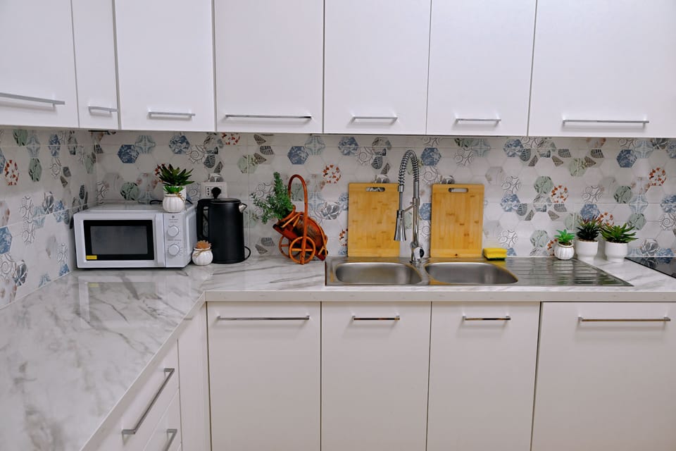 Fridge, microwave, oven, dishwasher