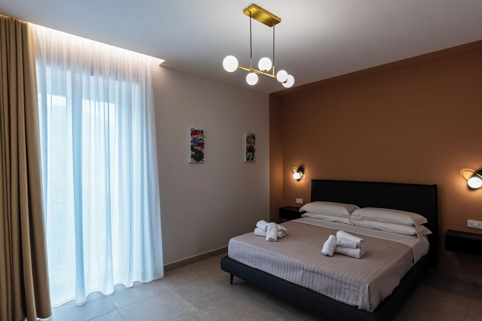 Comfort Room, Roll-in Shower, Balcony | In-room safe, desk, laptop workspace, blackout drapes