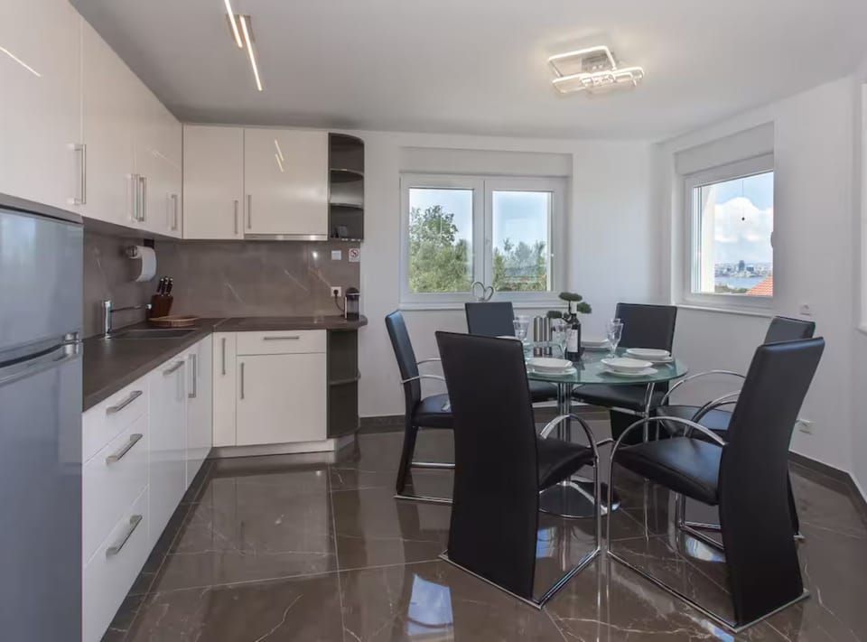 House (Seven bedroom Villa with the pool) | Private kitchen | Fridge