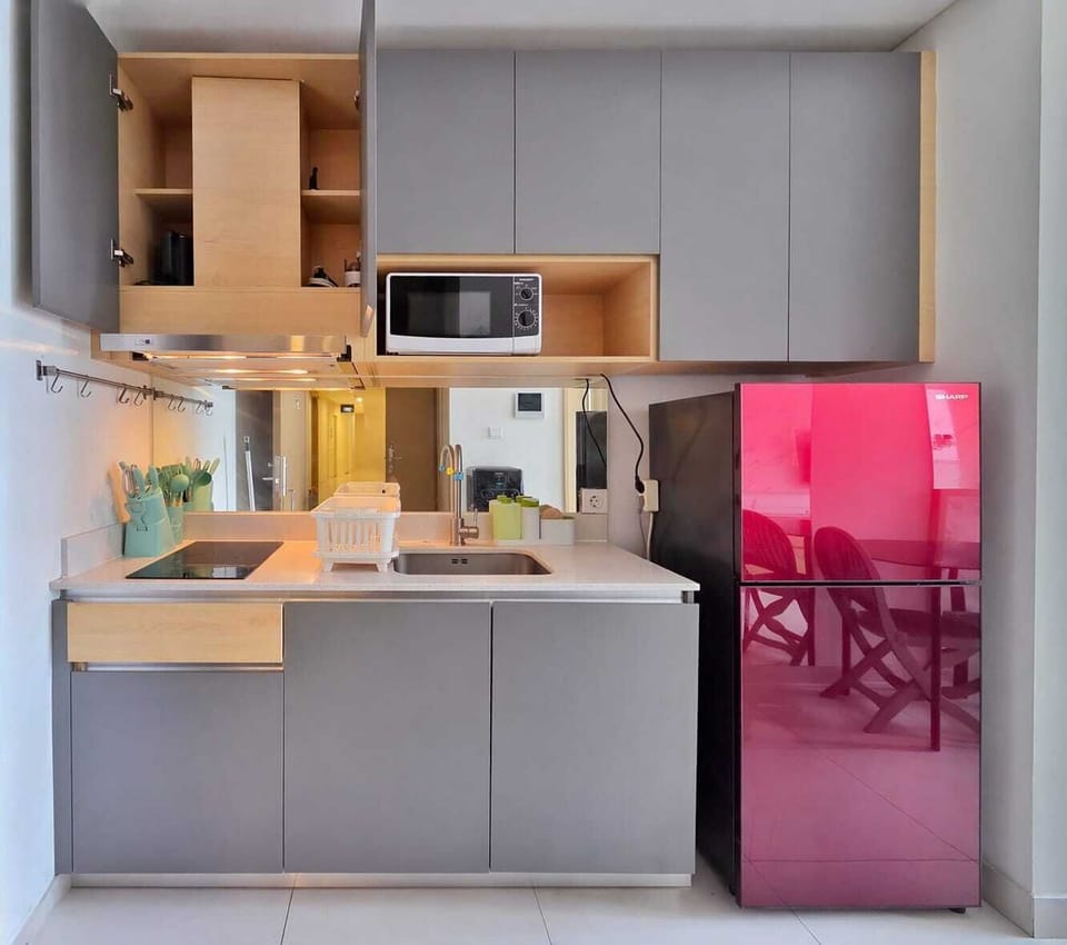 Apartment, 2 Bedrooms, City View | Private kitchen | Fridge, microwave, stovetop, cookware/dishes/utensils