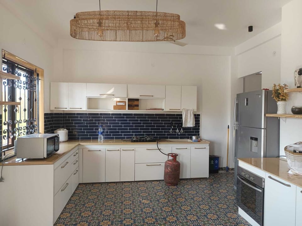 Suite, Patio, Hill View | Private kitchen | Fridge, microwave, dishwasher, cookware/dishes/utensils