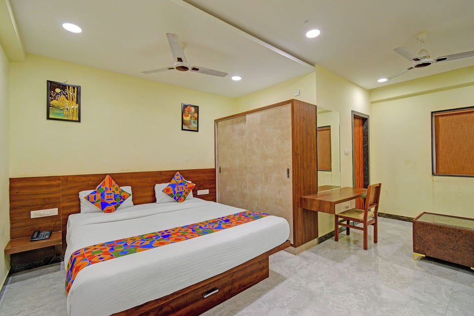 Deluxe Room | Egyptian cotton sheets, premium bedding, in-room safe, free WiFi
